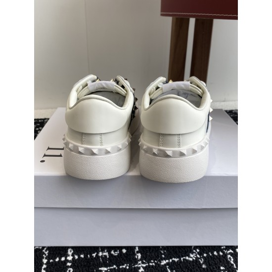 Valentino Shoes Top Quality
Women size 35-41
Men size 39-45