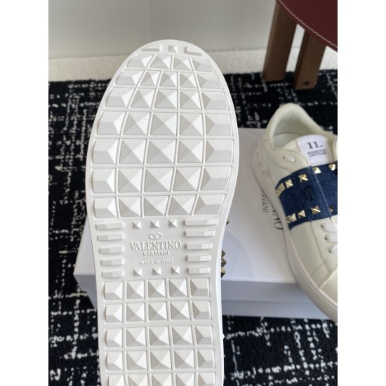 Valentino Shoes Top Quality
Women size 35-41
Men size 39-45