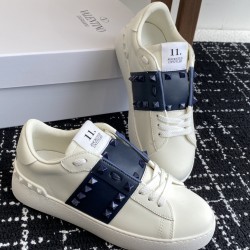 Valentino Shoes Top Quality
Women size 35-41
Men size 39-45