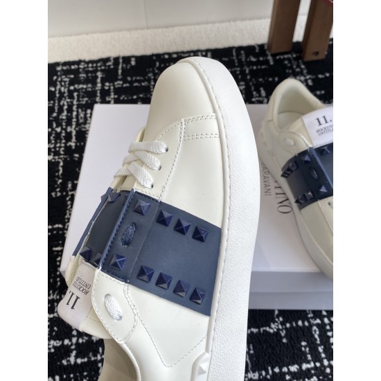 Valentino Shoes Top Quality
Women size 35-41
Men size 39-45