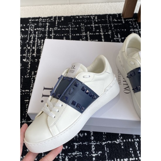 Valentino Shoes Top Quality
Women size 35-41
Men size 39-45