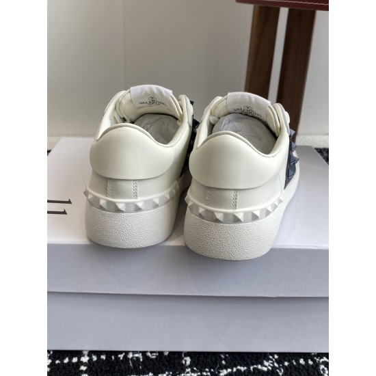 Valentino Shoes Top Quality
Women size 35-41
Men size 39-45