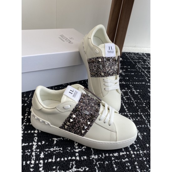 Valentino Shoes Top Quality
Women size 35-41
Men size 39-45