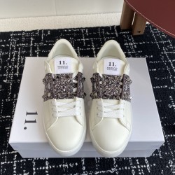 Valentino Shoes Top Quality
Women size 35-41
Men size 39-45