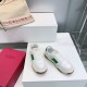 Valentino Shoes Top Quality
Women size 35-41
Men size 39-45