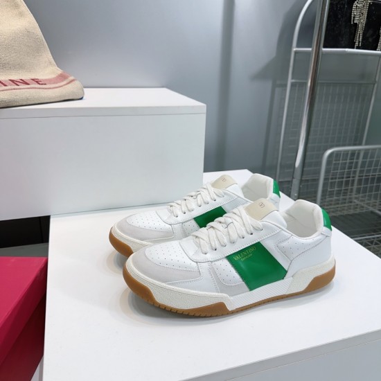 Valentino Shoes Top Quality
Women size 35-41
Men size 39-45