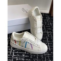 Valentino Shoes Top Quality
Women size 35-41
Men size 39-45