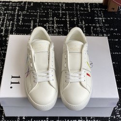 Valentino Shoes Top Quality
Women size 35-41
Men size 39-45