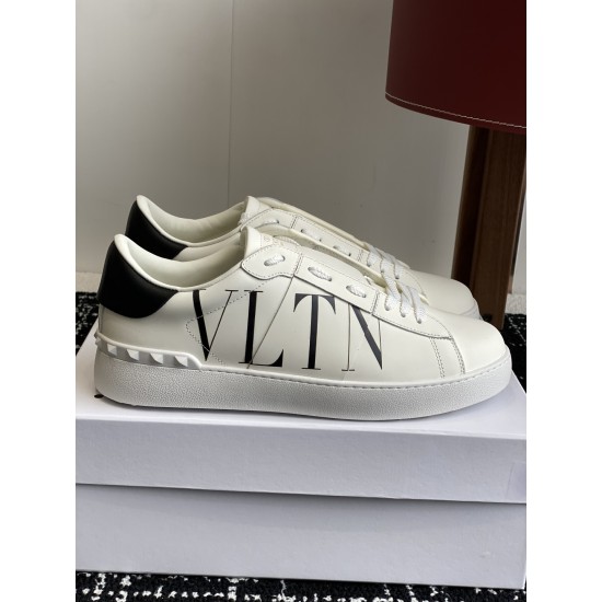 Valentino Shoes Top Quality
Women size 35-41
Men size 39-45