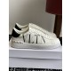 Valentino Shoes Top Quality
Women size 35-41
Men size 39-45