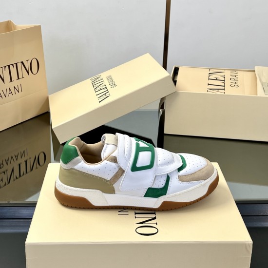 Valentino Shoes Top Quality
Women size 35-41
Men size 39-45