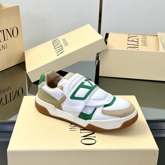 Valentino Shoes Top Quality
Women size 35-41
Men size 39-45