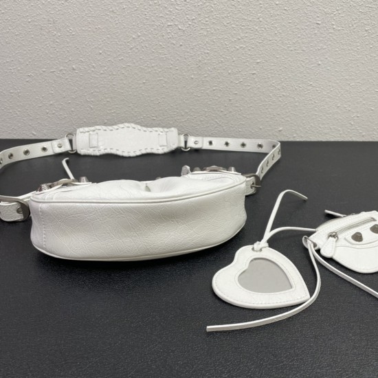 Small Balenci Le Cagole Half Crescent Armpit Bag Dumpling Bag Out of stock! 
Tribute to the classic biker bag series heavy new bomb debut la ~ in the traditional biker bag improved adjustable woven shoulder strap additional eyelets and hanging leather car