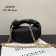 340, BV⛓️ new chain jodie for fall/winter.
Bottega Venetal's Mini Jodie! is definitely one of the hottest it-bags in recent years.
Coinciding with the popular crescent-shaped crescent moon bag makes this full and rounded handbag more popular at the same t