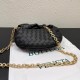 340, BV⛓️ new chain jodie for fall/winter.
Bottega Venetal's Mini Jodie! is definitely one of the hottest it-bags in recent years.
Coinciding with the popular crescent-shaped crescent moon bag makes this full and rounded handbag more popular at the same t