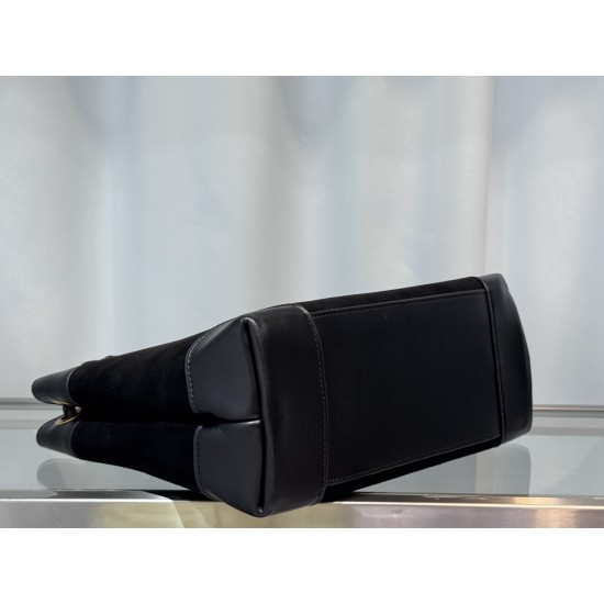 BV New Andiamo Tote Bag Intrecciato woven leather with sliding crossbody strap Interior compartments including 1 zipper pocket and 2 open pockets . The most practical bag of the season Extra large interior capacity! The overall design is not too much just