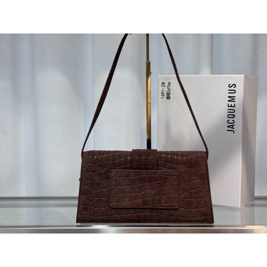 
Frosted crocodile pattern on the ins really fire explosion of niche brands and new explosive models.
Design of the new bag type also added suede material more suitable for the texture of autumn and winter can be turned into a handbag in seconds impeccabl