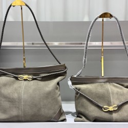 BV Brushed Patchwork Leather Reversible Large
Model No.: Large: 99088
         Small: 99091#
Large size: 47*37cm
Small size: 40x35cm
Material：Frosted Patchwork Leather