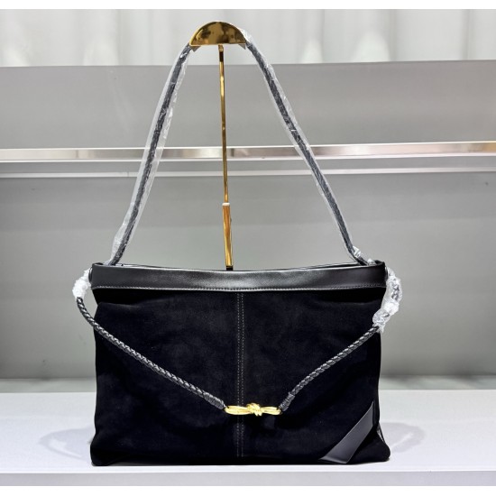 BV Brushed Patchwork Leather Reversible Large
Model No.: Large: 99088
         Small: 99091#
Large size: 47*37cm
Small size: 40x35cm
Material：Frosted Patchwork Leather