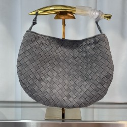 Autumn and winter frosted the latest single sardine gold bronze metal handle by artisans handmade, each handle has a subtle difference, so that each piece of work is unique. Model No.: 5969# Size: 32CM