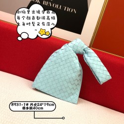 Mini Twist Jodie- Individual and Classic
Blow up this Daniel Lee to create a chic bag is really more and more favored by street people! Sheep 