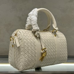 B new dual-purpose pillow bag versatile fashion models
  Model No.: 9902#
  Size: 25x12.5x16cm