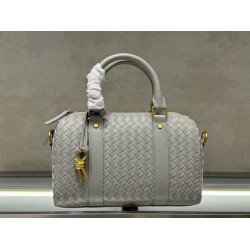 B new dual-purpose pillow bag versatile fashion models
  Model No.: 9902#
  Size: 25x12.5x16cm