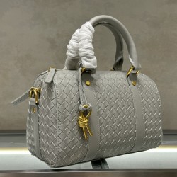 B new dual-purpose pillow bag versatile fashion models
  Model No.: 9902#
  Size: 25x12.5x16cm