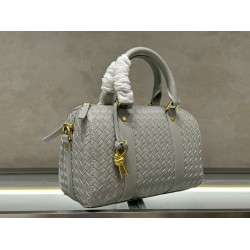 B new dual-purpose pillow bag versatile fashion models
  Model No.: 9902#
  Size: 25x12.5x16cm