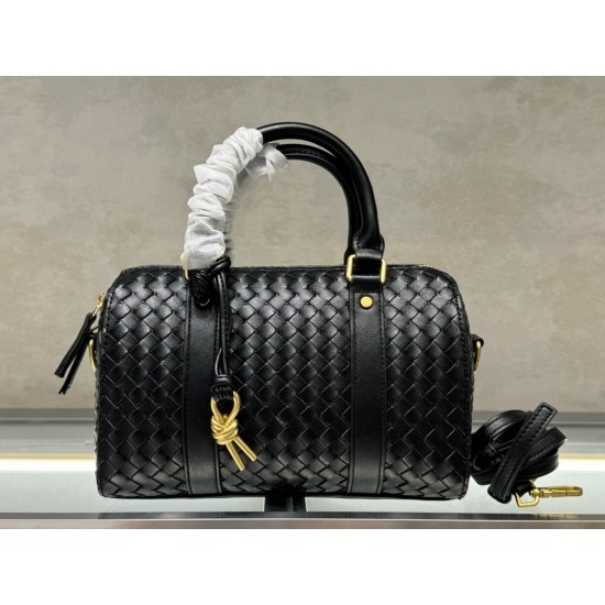 B new dual-purpose pillow bag versatile fashion models
  Model No.: 9902#
  Size: 25x12.5x16cm