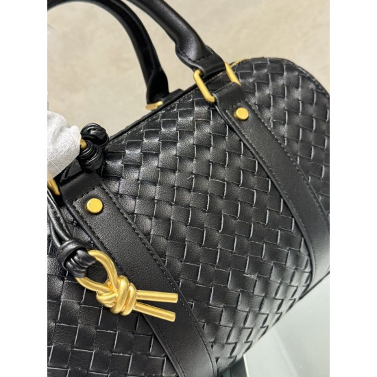 B new dual-purpose pillow bag versatile fashion models
  Model No.: 9902#
  Size: 25x12.5x16cm