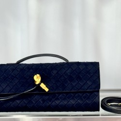 New Weave Clutch Bag / Slant Down Bag Frosted Leather
Size: 34X14X7
Model No. 9906-2#
#The tiny one is really super lightweight and textured, super elegant!