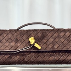 New Weave Clutch Bag / Slant Down Bag Frosted Leather
Size: 34X14X7
Model No. 9906-2#
#The tiny one is really super lightweight and textured, super elegant!