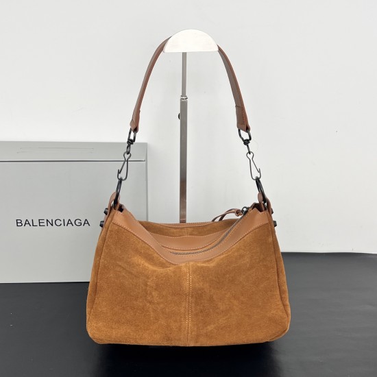 360 Balengiag le city moto small biker bag is back in full force If you like the studded functionality of the biker bag but want it to be a little more minimalist, we highly recommend you to choose the moto, which is lightweight and has a large capacity, 