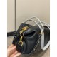 380 also has its own croissant, the bubble leather underarm bag is retro and a little bit biker style, the weight and capacity is large enough for daily commuting, the shoulder strap can be adjusted.