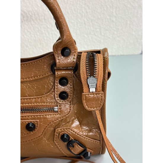 360 Upgraded Small Brown New Le City Biker Bag A classic reinterpreted The return of the iconic BALENCIAGA Le City, first introduced in 2000 The reintroduced Le City is crafted in luxurious Arena leather emphasizing vintage details including the original 