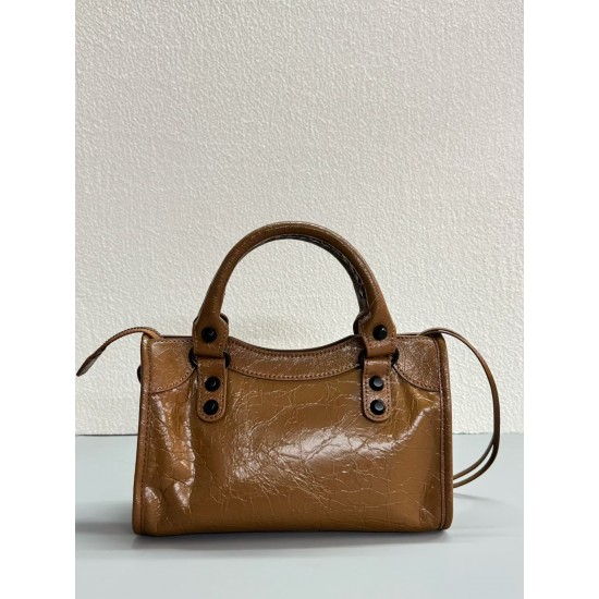 360 Upgraded Small Brown New Le City Biker Bag A classic reinterpreted The return of the iconic BALENCIAGA Le City, first introduced in 2000 The reintroduced Le City is crafted in luxurious Arena leather emphasizing vintage details including the original 