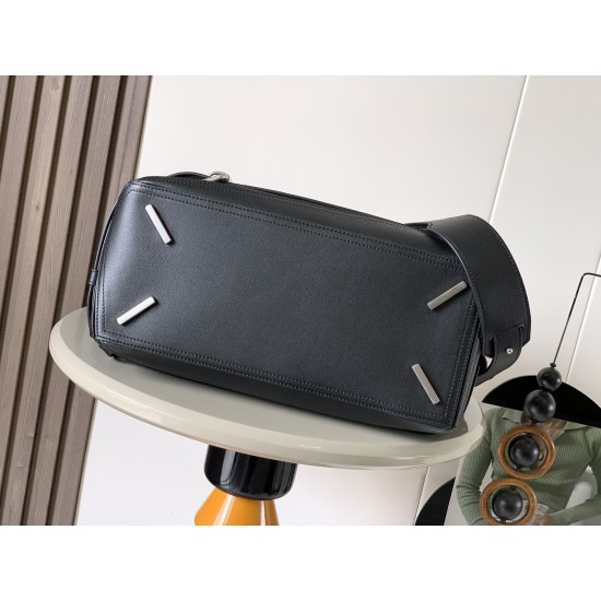 1180 Original Large Glossy Cowhide Puzzle Biker HandbagPuzzle with distinctive geometric lines outlining the rectangular shapeThis large version is made of glossy cowhide leather with biker detailsShoulder or hand carryCrossbody or hand carryRemovable and