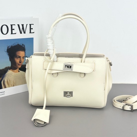 360 mini mini series Bel Air white smooth cowhide leather mini handbag decorated with old silver metal with removable leather keychain two buckle ring turn lock closure with front buckle strap can be free to switch the style on the body cool spicy full bi