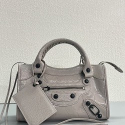 360 Upgraded Small Milk Tea New Le City Biker Bag A classic reinterpreted The return of the iconic BALENCIAGA Le City, first introduced in 2000 The reintroduced Le City is crafted in luxurious Arena leather emphasizing vintage detailing including the orig