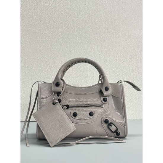 360 Upgraded Small Milk Tea New Le City Biker Bag A classic reinterpreted The return of the iconic BALENCIAGA Le City, first introduced in 2000 The reintroduced Le City is crafted in luxurious Arena leather emphasizing vintage detailing including the orig