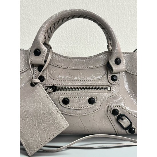 360 Upgraded Small Milk Tea New Le City Biker Bag A classic reinterpreted The return of the iconic BALENCIAGA Le City, first introduced in 2000 The reintroduced Le City is crafted in luxurious Arena leather emphasizing vintage detailing including the orig