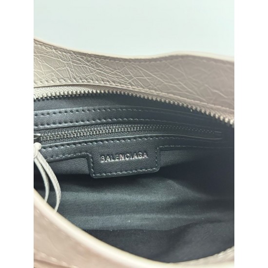 360 Upgraded Small Milk Tea New Le City Biker Bag A classic reinterpreted The return of the iconic BALENCIAGA Le City, first introduced in 2000 The reintroduced Le City is crafted in luxurious Arena leather emphasizing vintage detailing including the orig