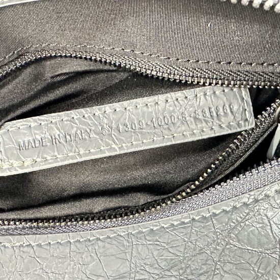 380360 Balengiag le city moto large biker bag is back in full force If you like the biker bag's studded functionality but want it to be a little more minimalist, we strongly recommend that you choose the moto light weight and large capacity, the whole bag