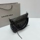 Oil wax black large Balenciag new horizontal handheld camera biker bag more and more hot Parisian biker bag finally on the new models in the traditional biker bag to improve the classic biker elements full of rock and roll atmosphere of bold and avant-gar