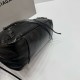 Oil wax black large Balenciag new horizontal handheld camera biker bag more and more hot Parisian biker bag finally on the new models in the traditional biker bag to improve the classic biker elements full of rock and roll atmosphere of bold and avant-gar