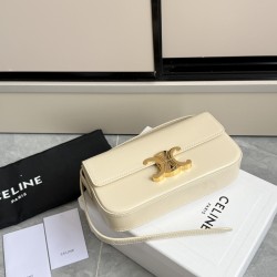 360 Triumph underarm bag milkshake white classic style versatile king hardware using the pair of zp real thick gold plating technology head layer calfskin shaping while maintaining the feel with the picture package size 2051154cm