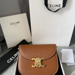 380 Real Gold Arc de Triomphe Saddle Bag Brown Hardware using real thick gold plating technology head layer cowhide Details on zp development super cost-effective version with box packaging Size 185166cm