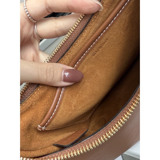 360 AVA moon bag brown calf leather lining anti-brushed cowhide hardware using pairs of zp real thick gold plating technology crescent moon bag type with triumphal arch large gold buckle embellishment simple hundred with a sense of high grade pull full te