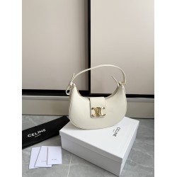 360 AVA moon bag white calf leather lining anti-brushed cowhide hardware using the pair of zp real thick gold plating technology crescent moon bag type with triumphal arch large gold buckle embellishment simple hundred with a sense of high class pull full